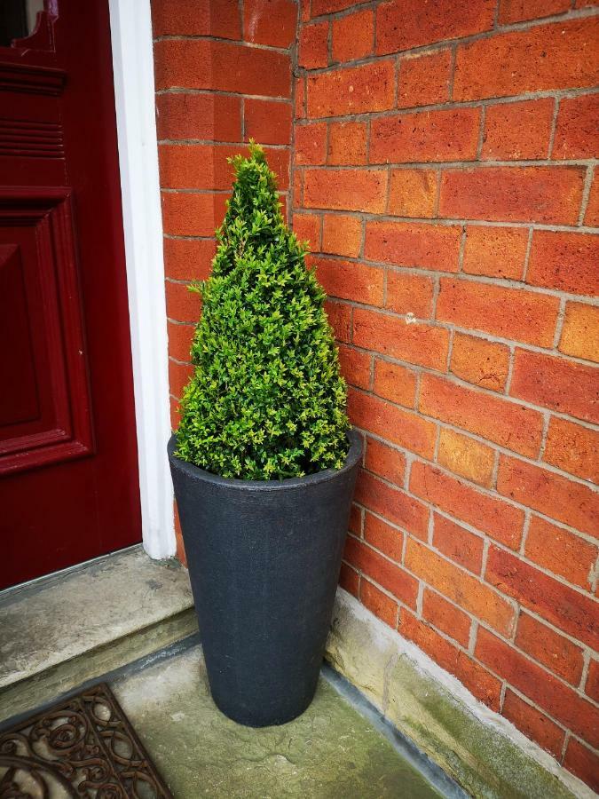 Chimneys Guest House Blackburn  Exterior photo